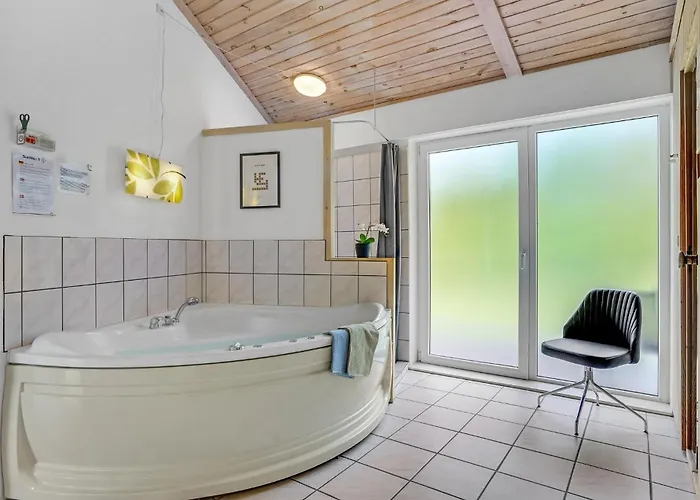 Holiday home 4 Person In Ebeltoft-by Traum *
